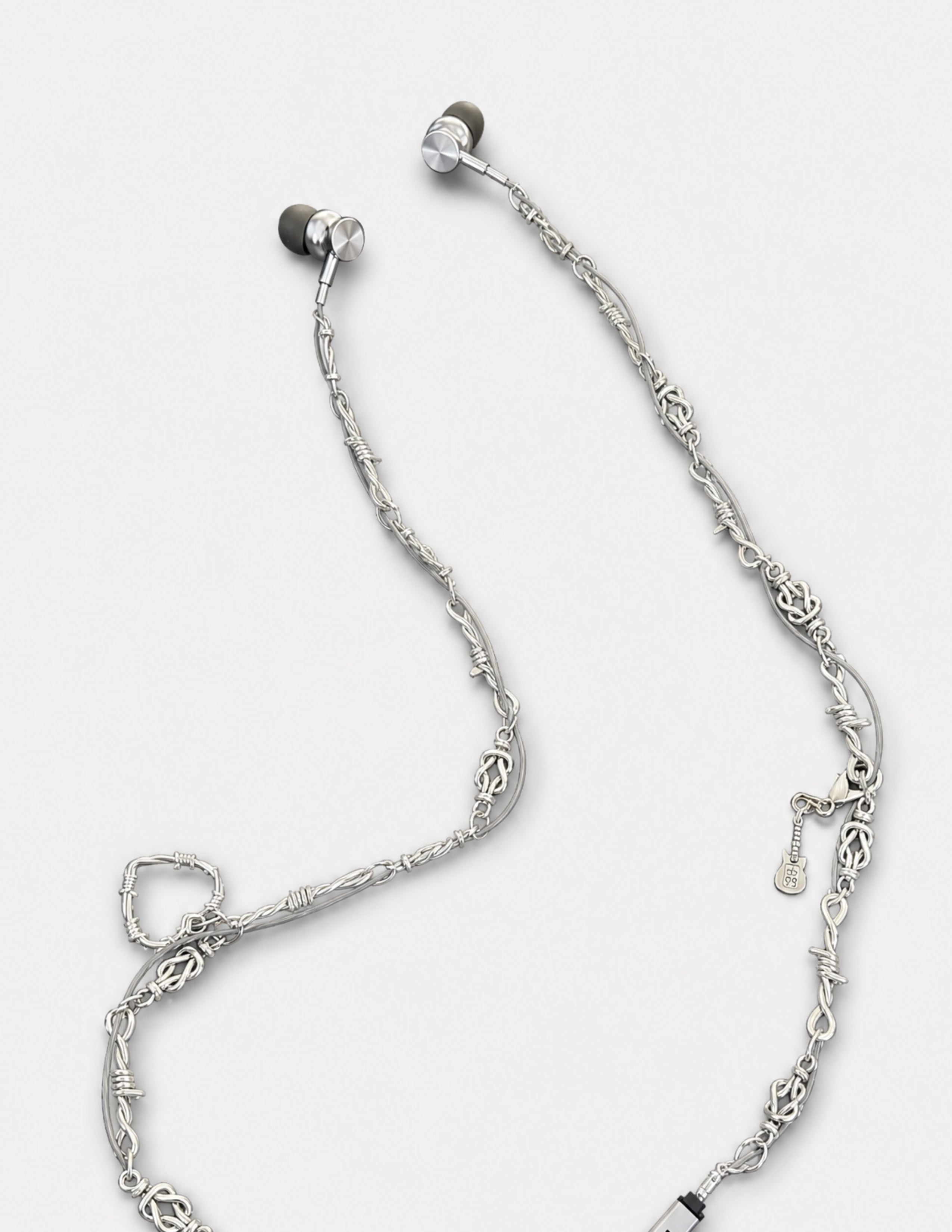 STEEL HEARTS earphones
